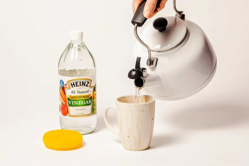 Mách bạn những cách tốt nhất để đánh bay những vết ố trong cốc cà phê - Ảnh 1.