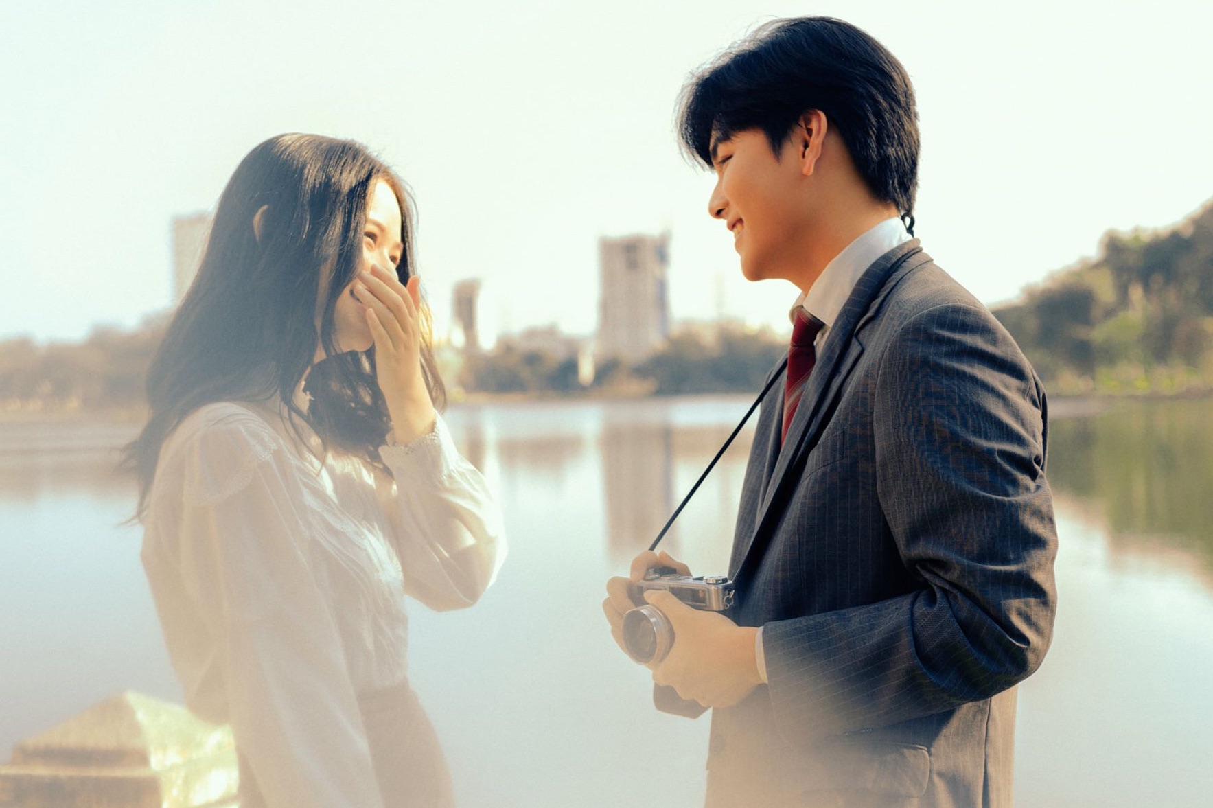 ĐÀN ÔNG NUỐI TIẾC NGƯỜI YÊU CŨ SAU KHI TRẢI QUA THỜI GIAN BÌNH TÂM