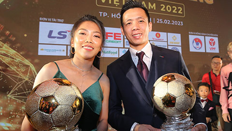 Văn Quyết nhận Qủa bóng Vàng dành cho cầu thủ nam và Huỳnh Như nhận Qủa bóng Vàng dành cho cầu thủ nữ