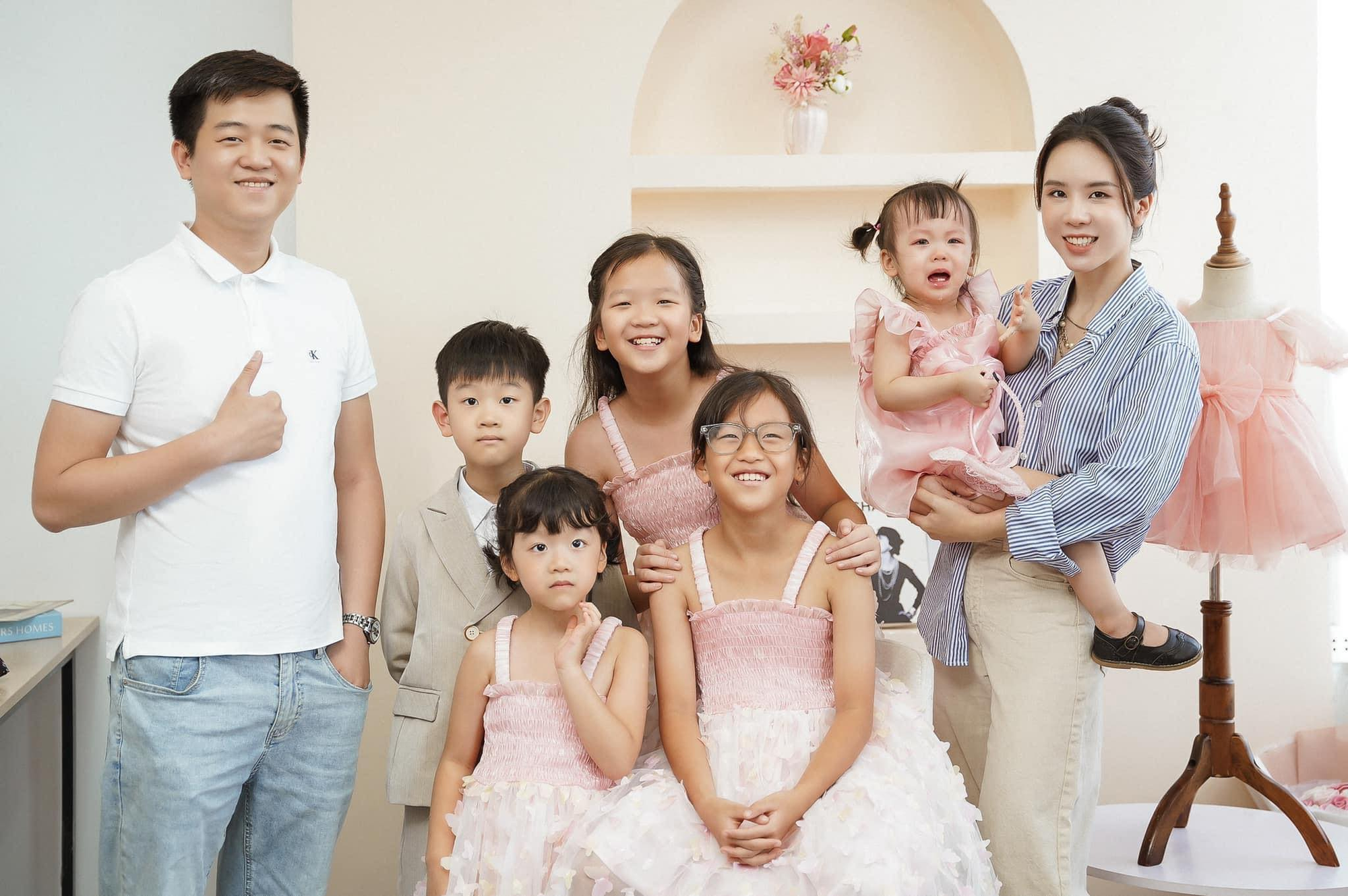 Mẹ Hà Nội vừa hạnh phúc vừa áp lực khi &quot;dành cả thanh xuân&quot; sinh 5 đứa con - Ảnh 4.