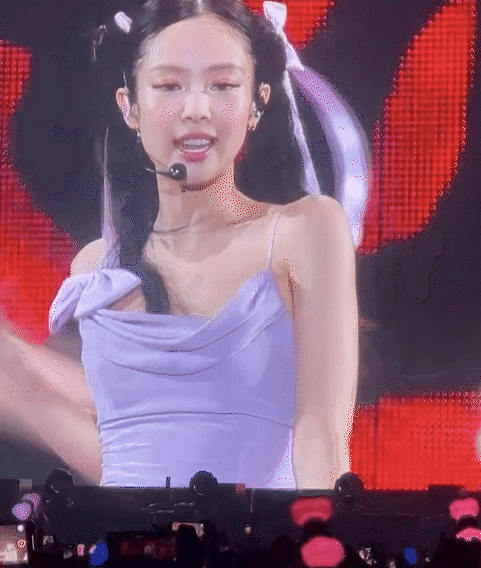 Jennie mang SOLO remix đến Born Pink Hà Nội, nhan sắc quyến rũ lập tức đốn tim fan! - Ảnh 3.