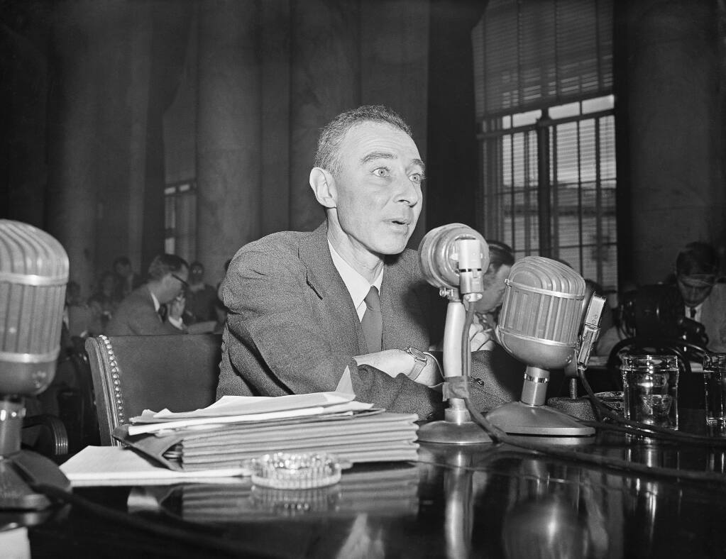 6 sự thật ít ai biết về J. Robert Oppenheimer, &quot;cha đẻ của bom nguyên tử&quot; - Ảnh 5.