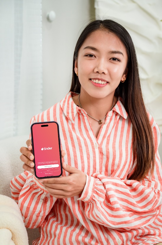 Cầu thủ Huỳnh Như sẵn sàng cho những kết nối mới và đa dạng trải nghiệm cuộc sống trên Tinder - Ảnh 1.