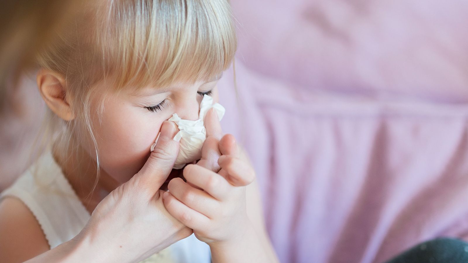 12 mẹo và lưu ý khi điều trị cảm lạnh cho trẻ em tại nhà - Ảnh 2.