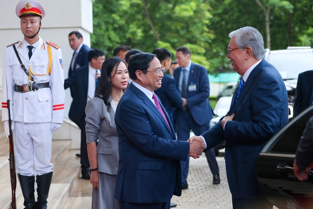 Hình ảnh về hoạt động của Tổng thống Cộng hòa Kazakhstan tại Việt Nam - Ảnh 7.