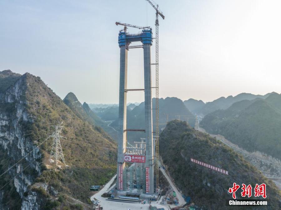 Tự phá kỷ lục của chính mình, Trung Quốc xây cầu cao nhất thế giới bên trên vết nứt Trái Đất - Ảnh 12.