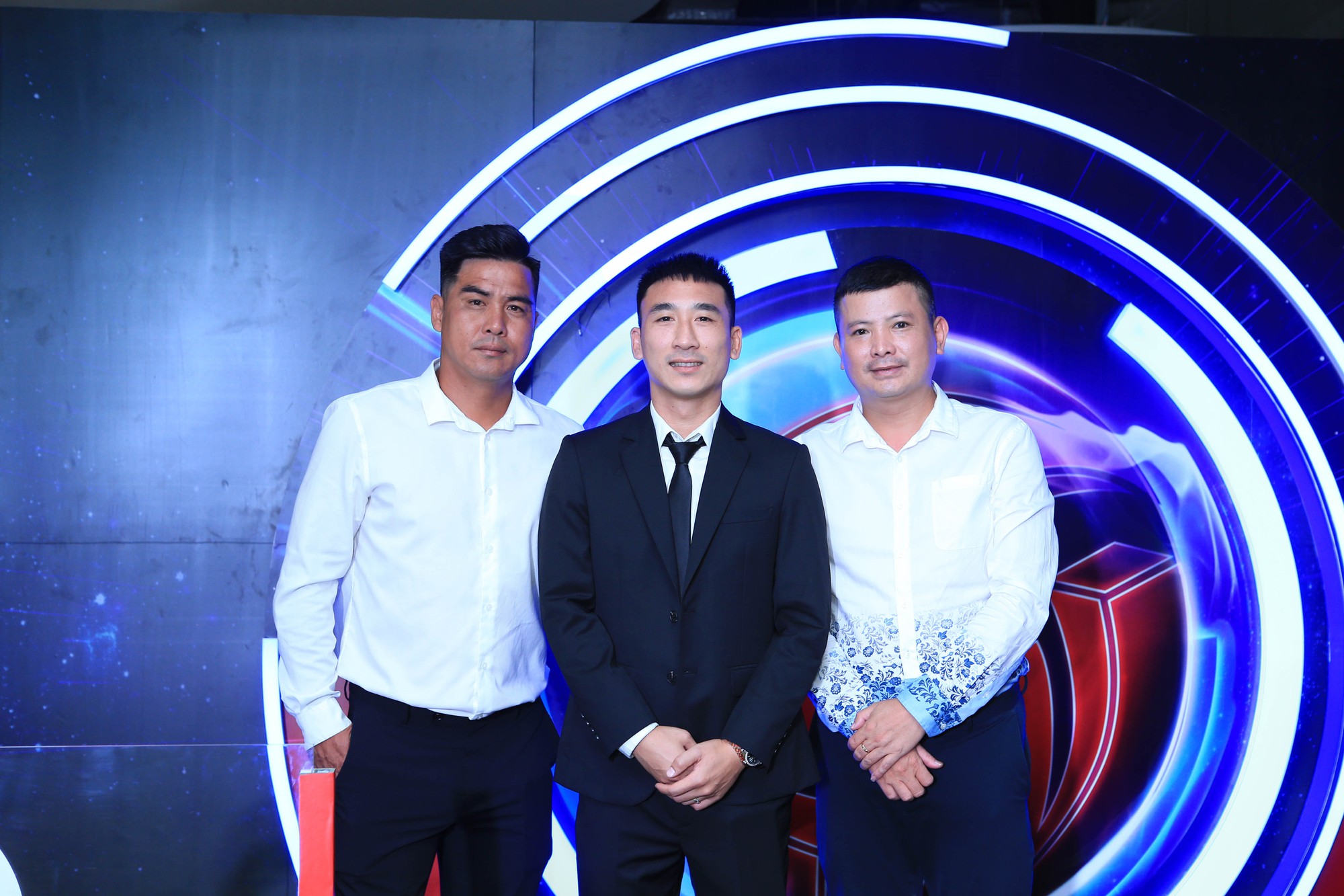 Hoàng Đức như chú rể, dàn cầu thủ bảnh bao đến tham dự V.League Awards 2023 - Ảnh 6.