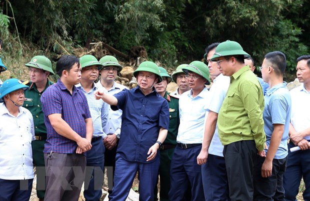 Phó Thủ tướng: Sớm tìm kiếm người mất tích trong vụ lũ ống ở Lào Cai - Ảnh 1.
