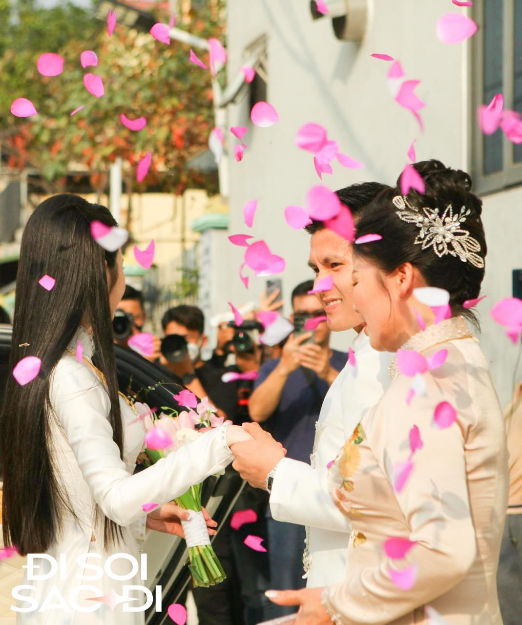 Khoảnh khắc đầu tiên Quang Hải đưa Chu Thanh Huyền về dinh, chăm sóc nàng từng chút dịu dàng- Ảnh 4.