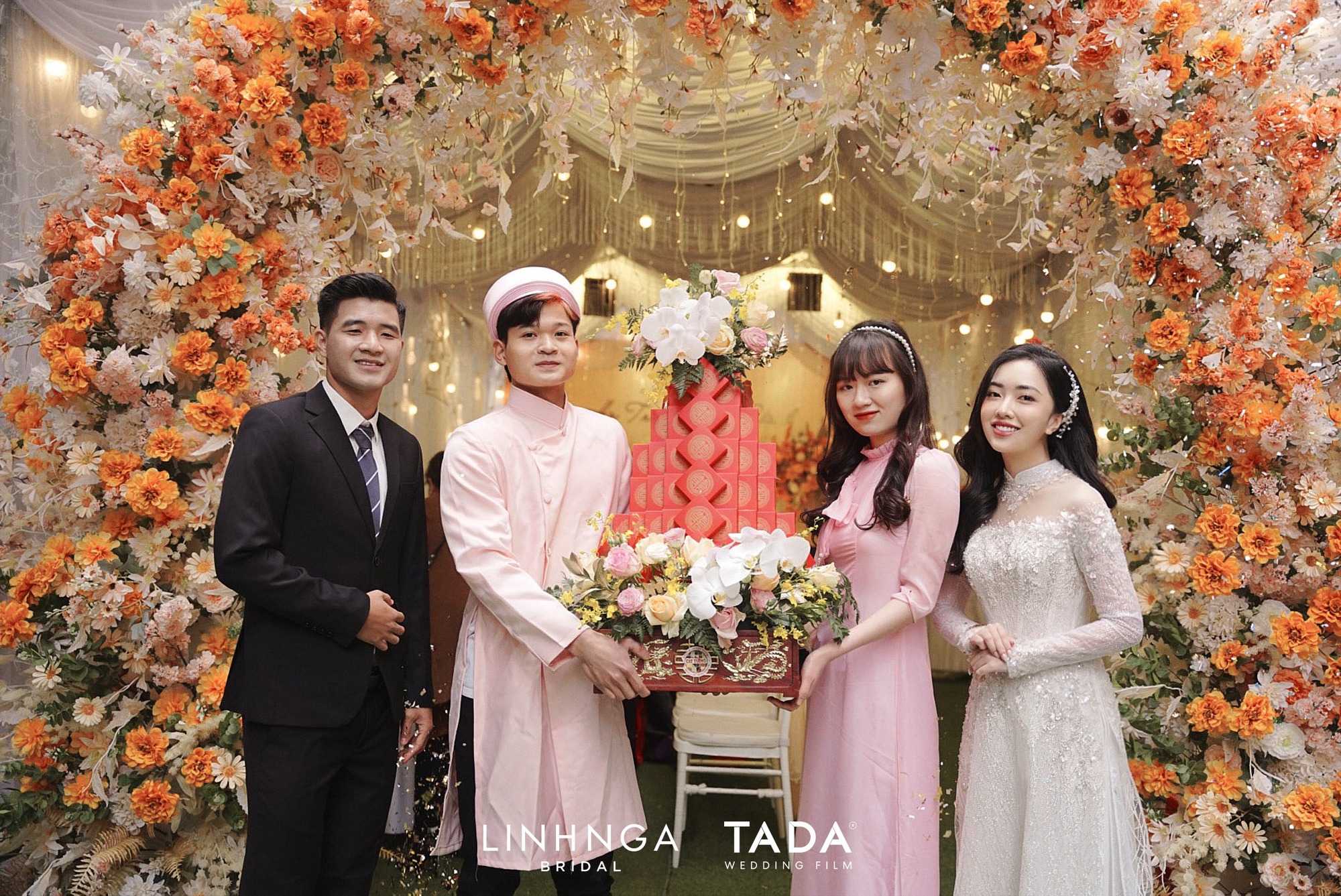 So kè dàn tráp ăn hỏi siêu cầu kỳ của dàn cầu thủ Việt, dát vàng hay đính đá kỹ đến từng chi tiết, liệu ai chịu chi hơn? - Ảnh 20.