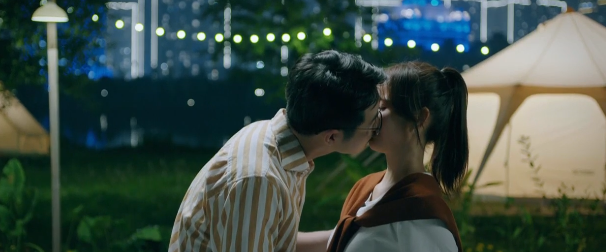 Phim Việt giờ vàng có cảnh hôn khiến khán giả "phát cuồng", netizen chỉ sợ biên kịch "bẻ lái"- Ảnh 1.