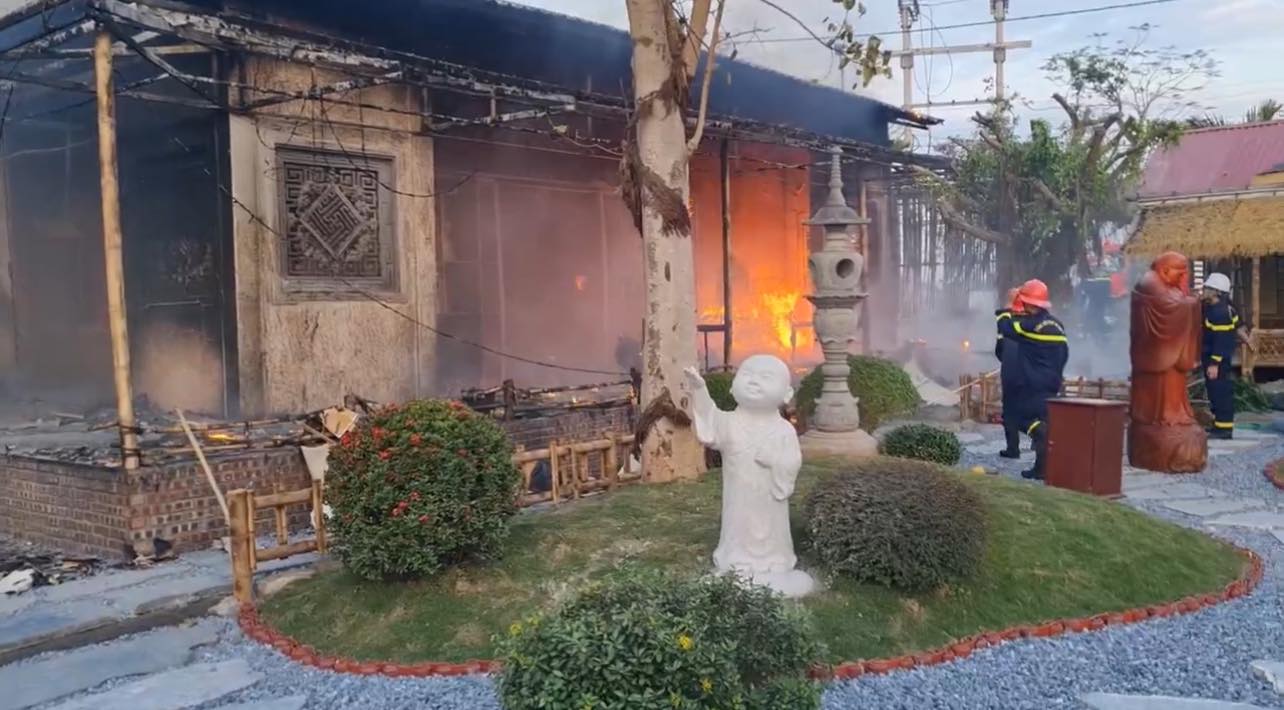 Hà Nam: Cháy tại Chùa Phật Quang, nhiều nội thất bị thiêu rụi » Báo Phụ Nữ Việt Nam