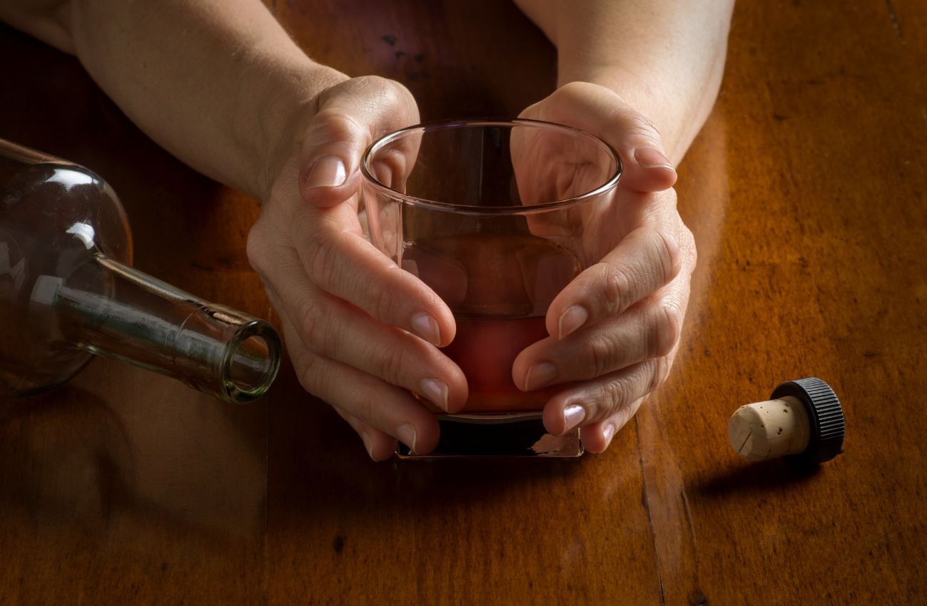 6 lợi ích sức khỏe nếu bạn ngừng uống rượu một tháng- Ảnh 1.