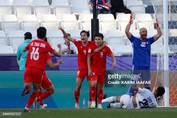 Tuyển Việt Nam trắng tay rời Asian Cup 2023, cầu thủ ôm mặt khóc trên sân - Ảnh 6.