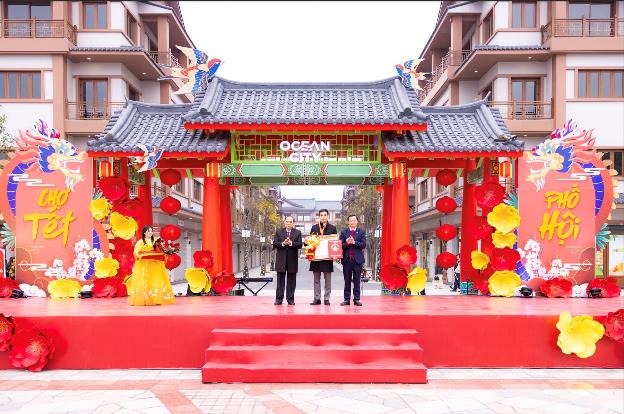 Hội chợ Xuân 2024 - “Chợ Tết Phố Hội” tại Ocean City xác lập kỷ lục Việt Nam- Ảnh 1.