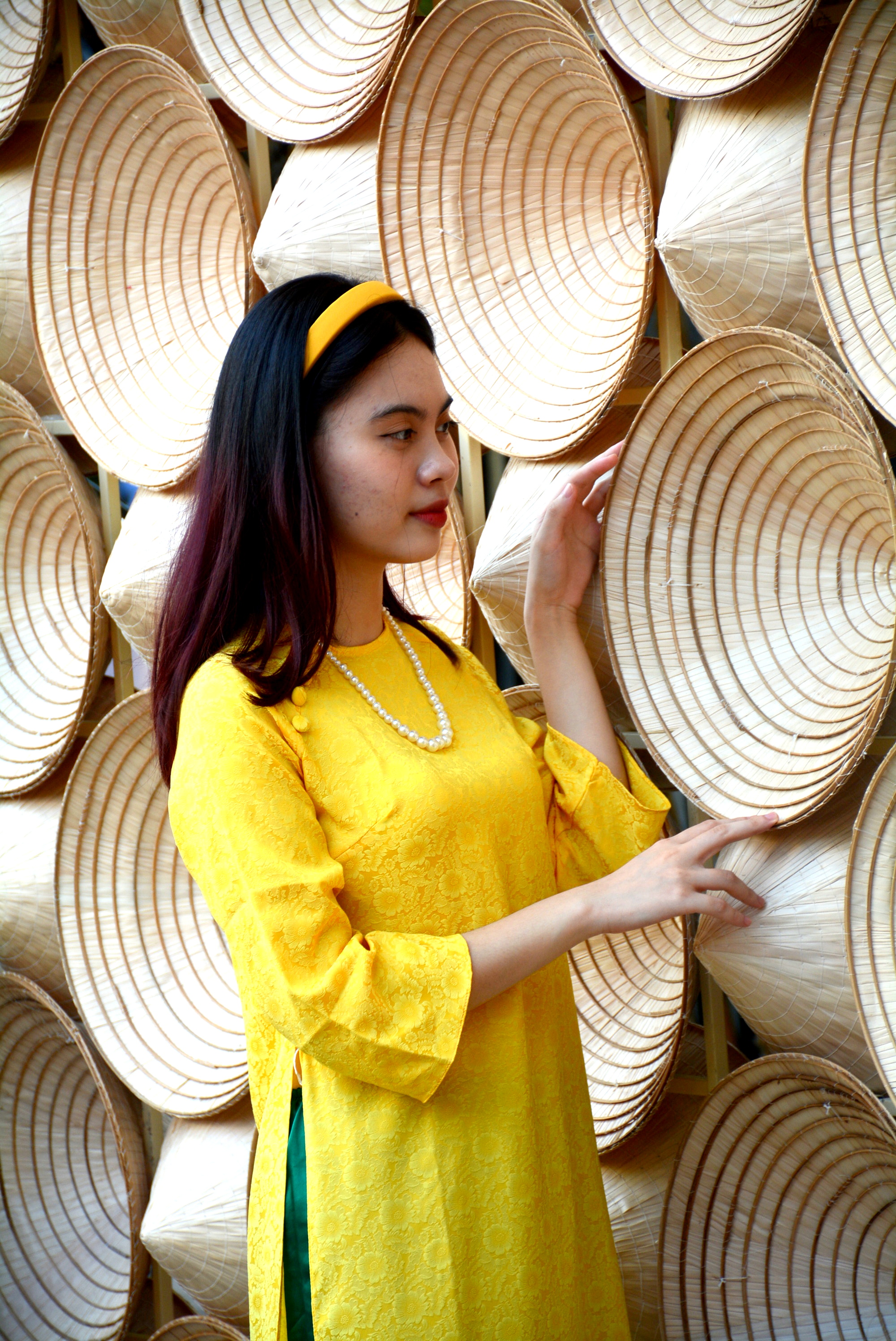 TPHCM: Chị em diện áo dài du xuân sớm tại Lễ hội Tết Việt Giáp Thìn- Ảnh 7.