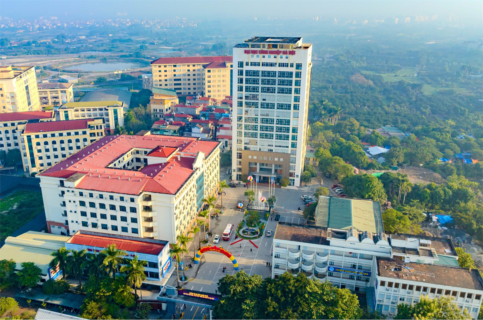 Trường Đại học Công nghiệp Hà Nội tuyển sinh năm 2024- Ảnh 1.