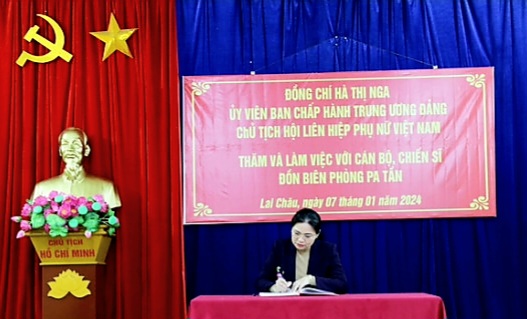 Hội LHPN Việt Nam thăm, chúc Tết đồn Biên phòng Pa Tần, Lai Châu- Ảnh 1.