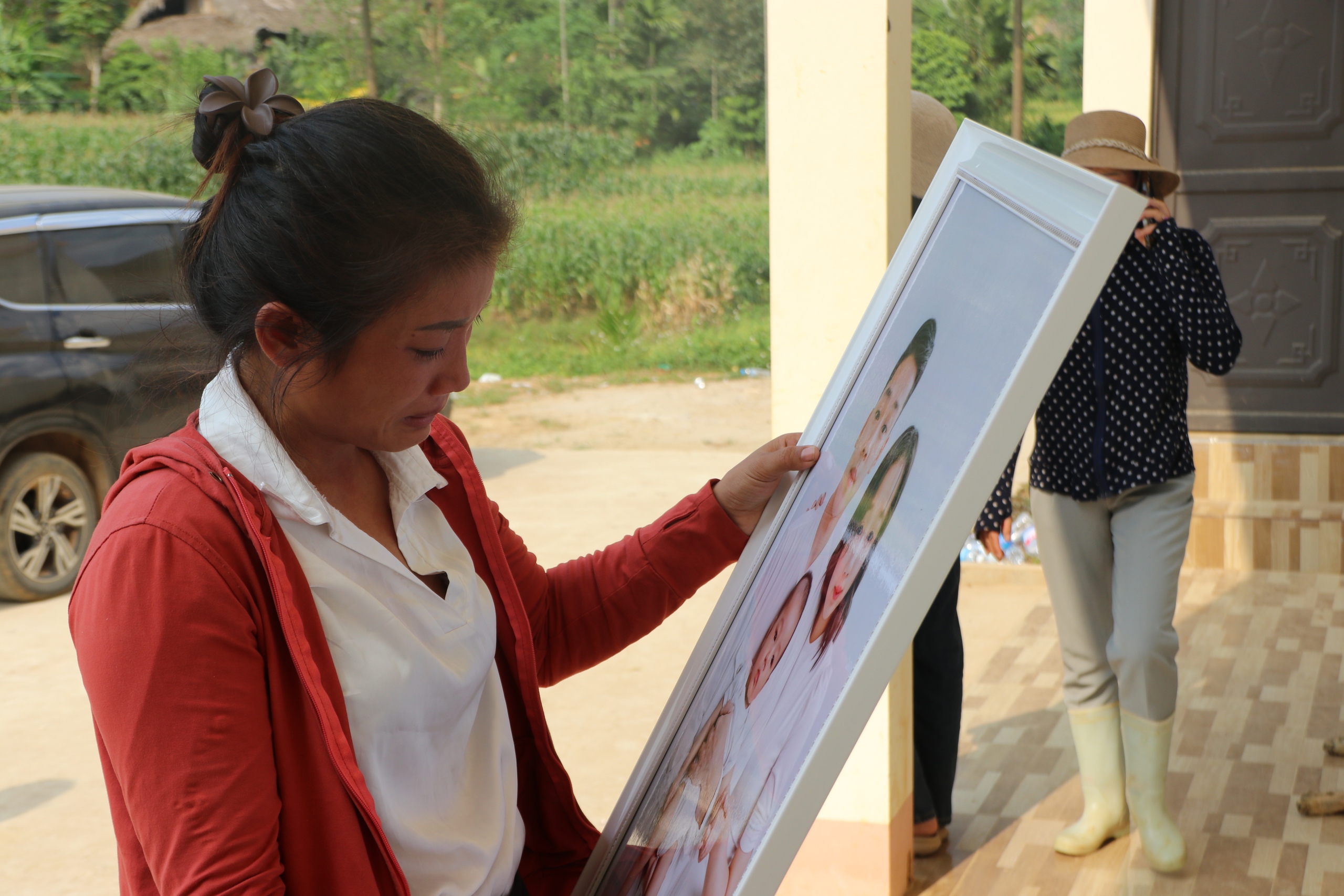 Phục dựng ảnh cho nạn nhân lũ quét thôn Làng Nủ- Ảnh 2.