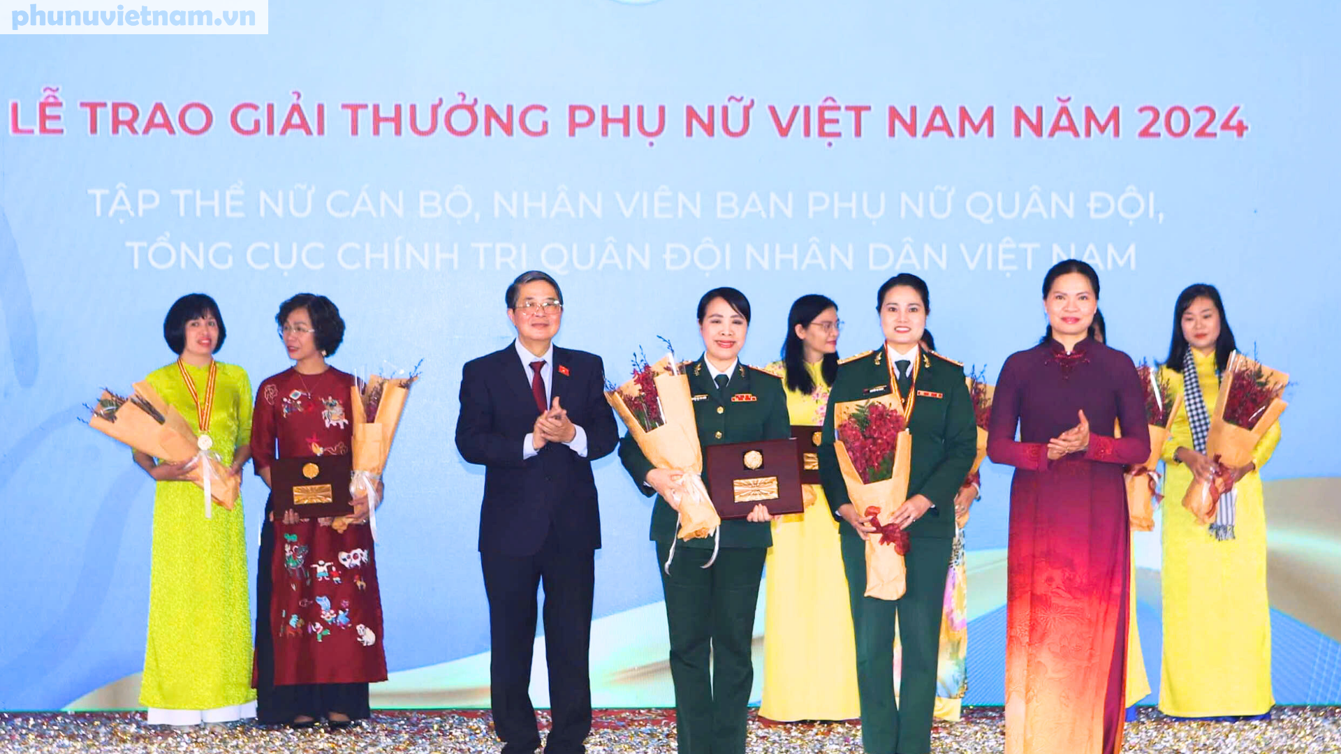 Hình ảnh trao Giải thưởng Phụ nữ Việt Nam 2024 cho 4 tập thể và 11 cá nhân- Ảnh 1.