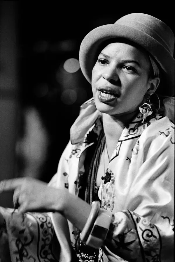 Nữ tác giả Ntozake Shange - "người bước đi như một con sư tử"- Ảnh 8.