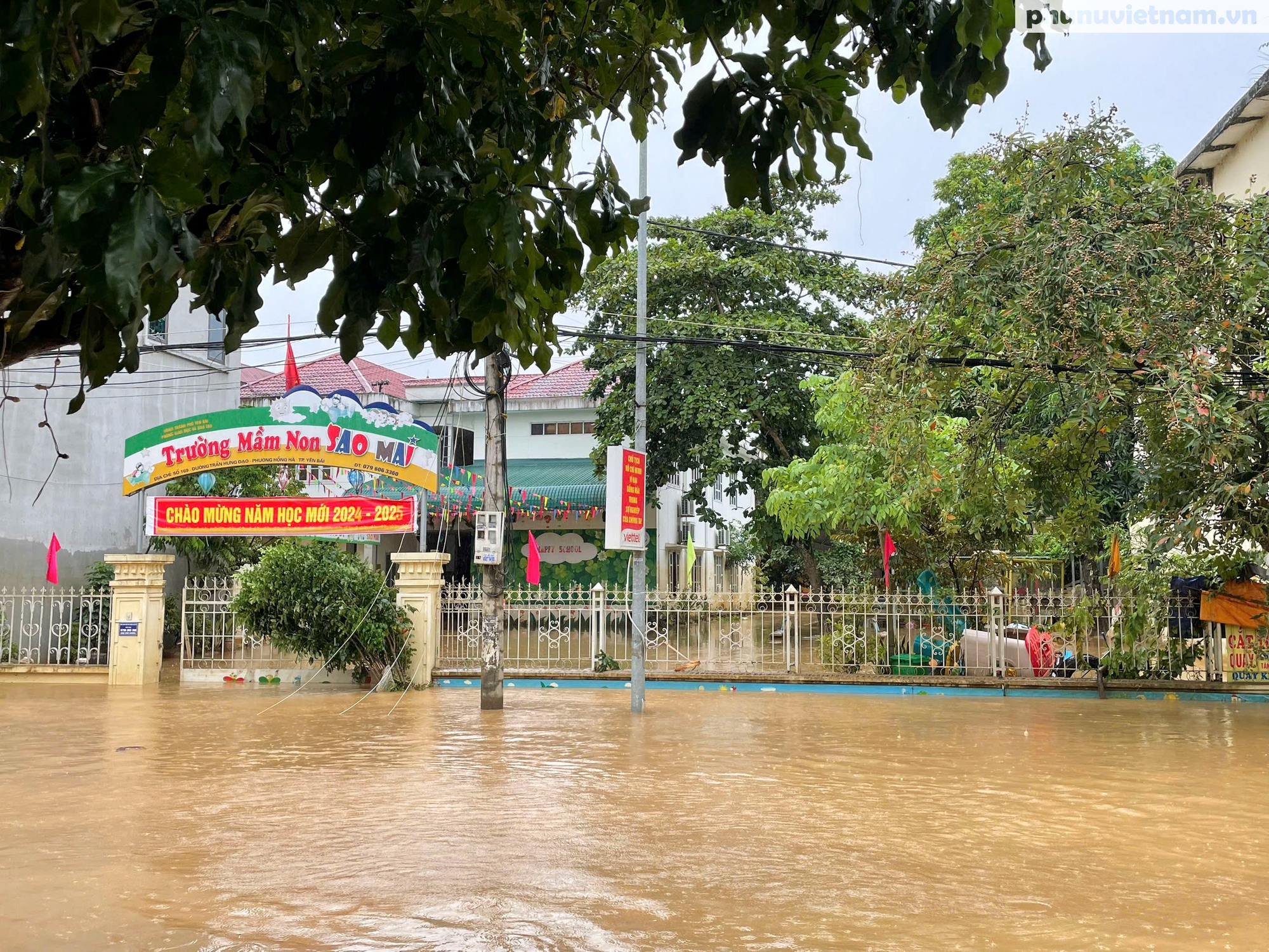 Nỗi vất vả của các giáo viên mầm non trong cơn lũ ở Yên Bái- Ảnh 1.