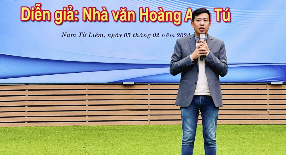 Nhà văn Hoàng Anh Tú: Trở thành "quái xế" là lựa chọn dễ làm của những đứa trẻ không có ai dẫn đường