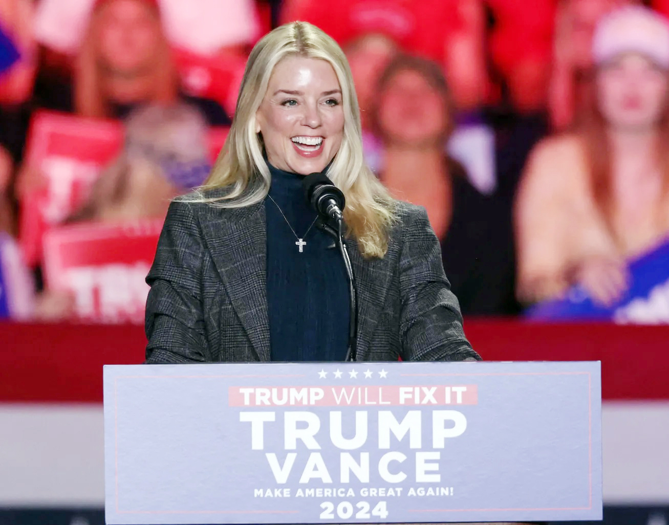 Con đường đến với ghế Bộ trưởng Tư pháp Mỹ của bà Pam Bondi