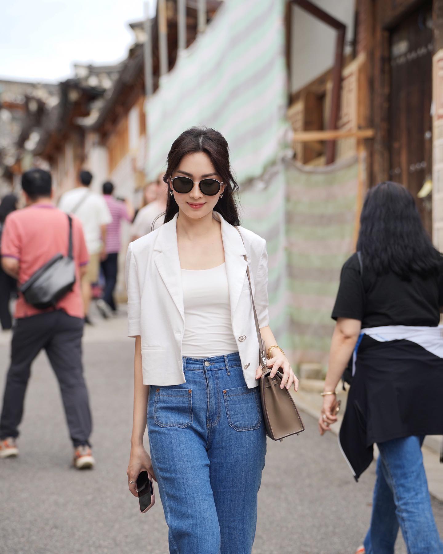 Hoa hậu Đặng Thu Thảo diện trang phục sáng màu rất trẻ xinh với 10 cách phối đồ- Ảnh 7. Hoa hậu Đặng Thu Thảo diện trang phục sáng màu rất trẻ xinh với 10 cách phối đồ- Ảnh 7.