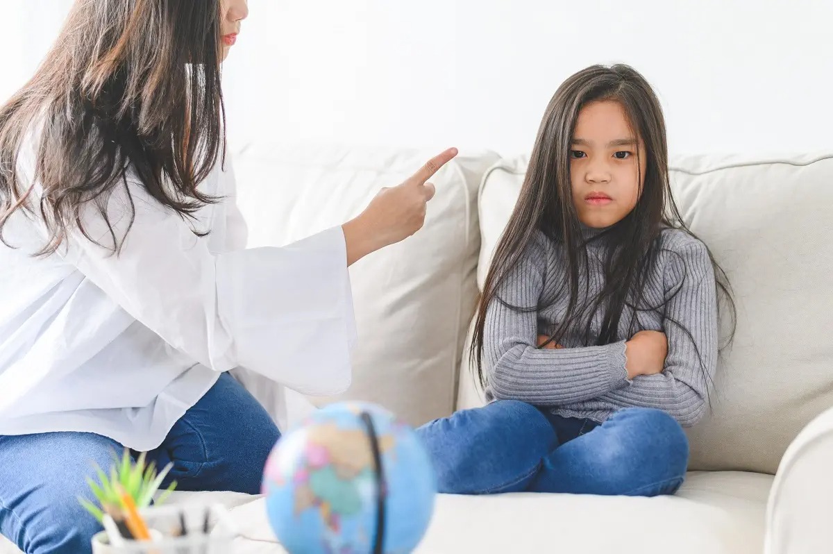 Cha mẹ vô tình tạo "lá chắn độc hại" cho con- Ảnh 2. Cha mẹ vô tình tạo "lá chắn độc hại" cho con- Ảnh 2.