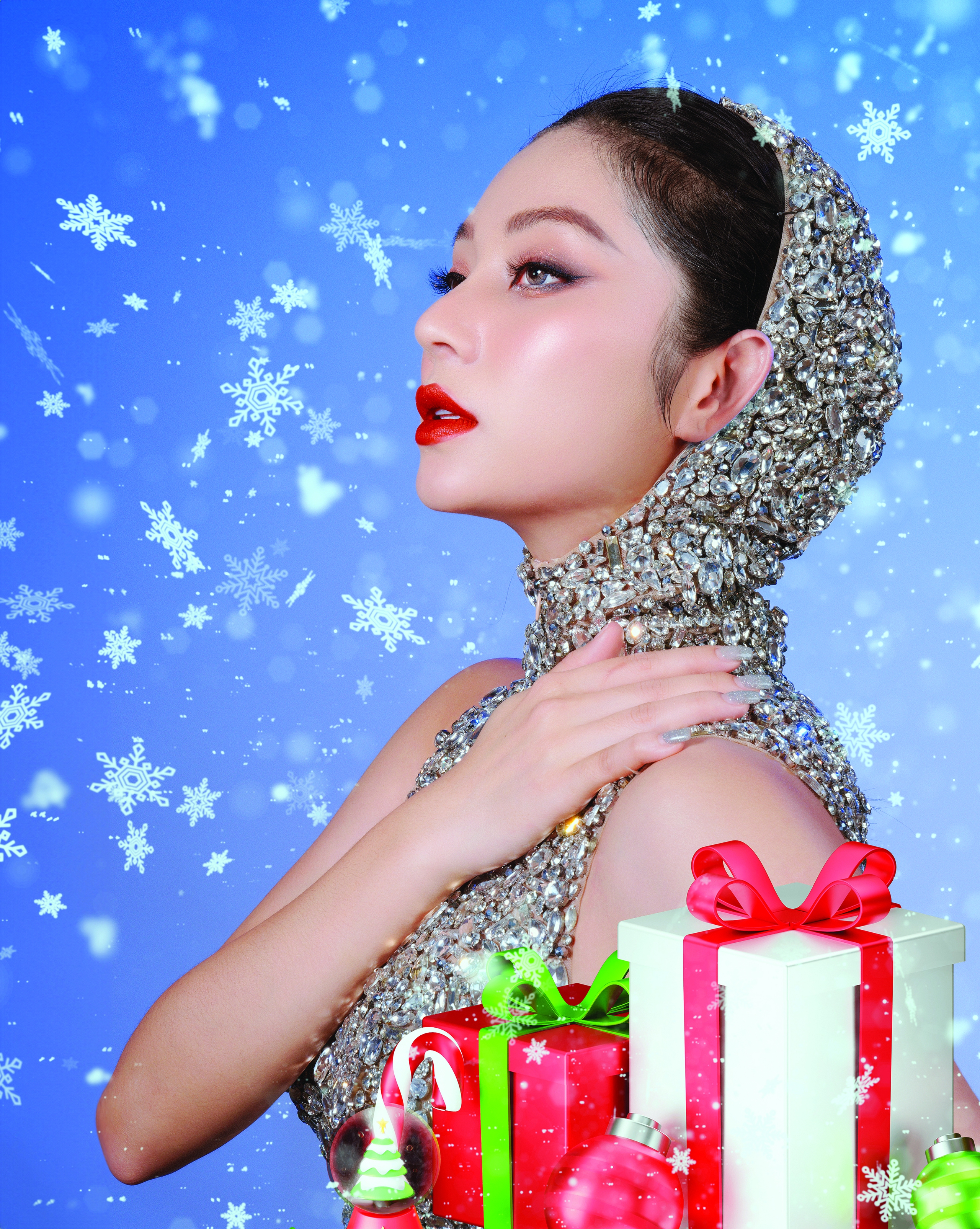 Trang điểm đón Noel theo style "Cô nàng băng giá"- Ảnh 3. Trang điểm đón Noel theo style "Cô nàng băng giá"- Ảnh 3.