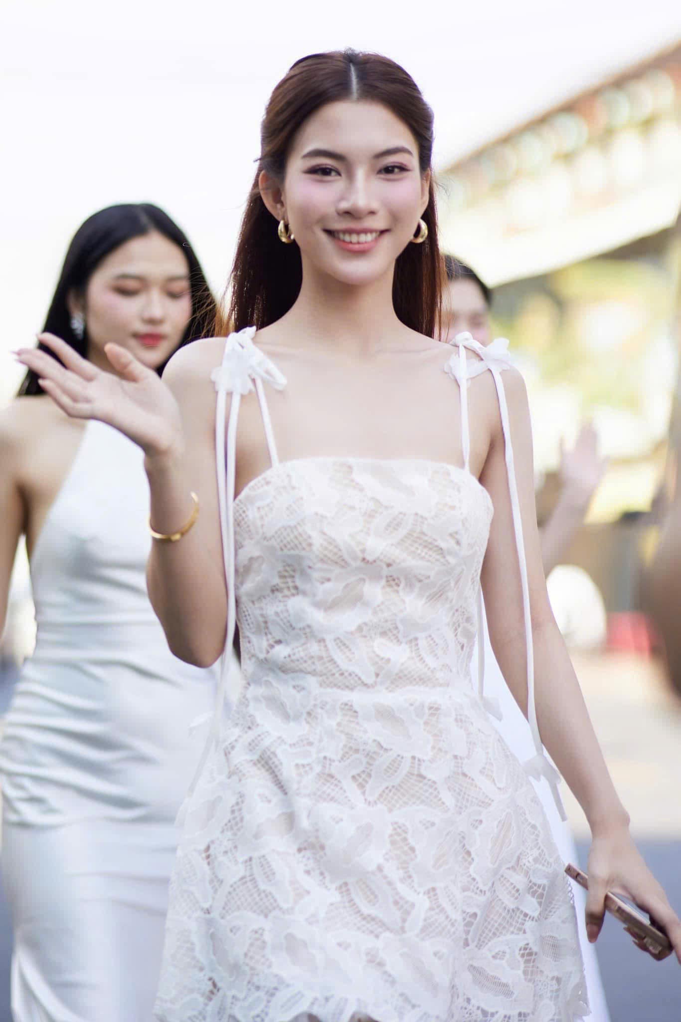 Hoa khôi Cần Thơ dẫn đầu bình chọn "Người đẹp được yêu thích nhất" tại Hoa hậu Quốc gia Việt Nam- Ảnh 2. Hoa khôi Cần Thơ dẫn đầu bình chọn "Người đẹp được yêu thích nhất" tại Hoa hậu Quốc gia Việt Nam- Ảnh 2.