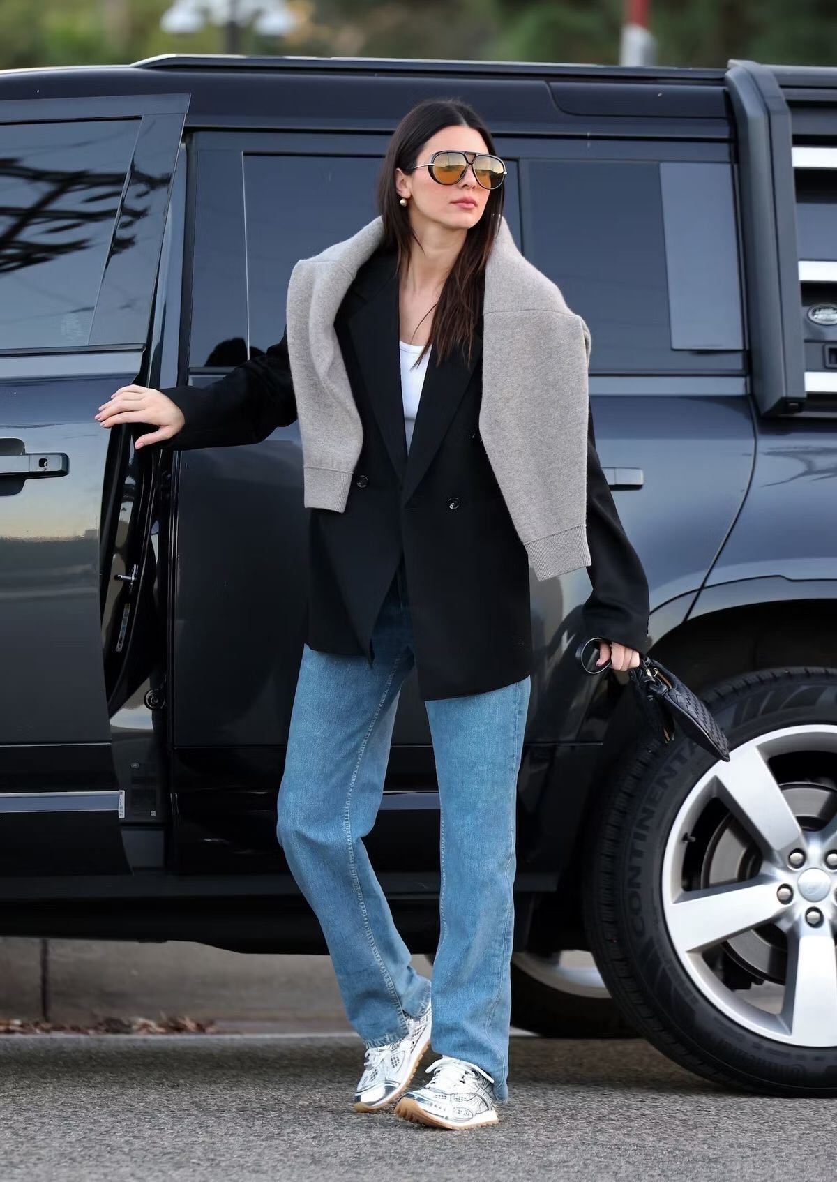 Tham khảo Kendall Jenner 10 bộ trang phục mùa đông tối giản- Ảnh 2. Tham khảo Kendall Jenner 10 bộ trang phục mùa đông tối giản- Ảnh 2.