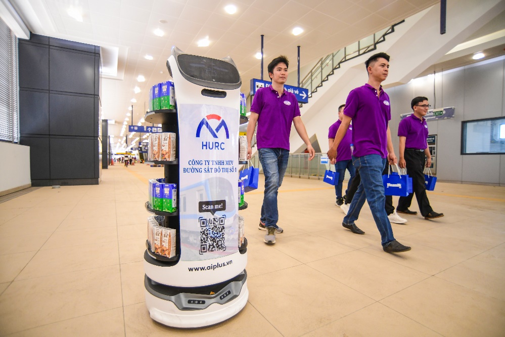 Hàng nghìn sản phẩm Vinamilk “theo chân” kiều bào trải nghiệm tuyến Metro Bến Thành - Suối Tiên- Ảnh 10.