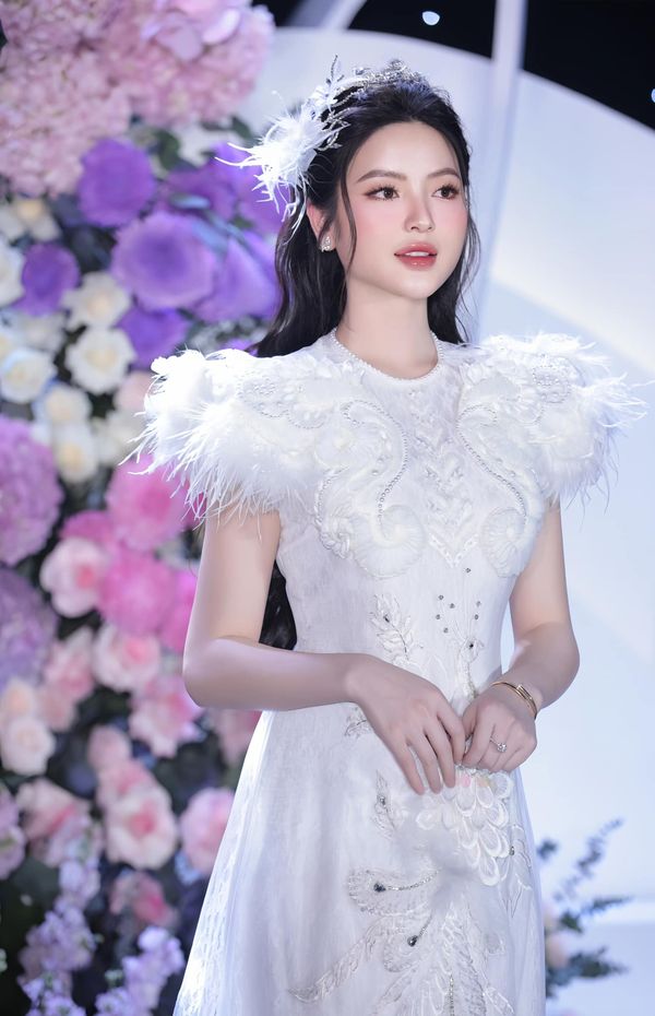 Cô dâu Chu Thanh Huyền lộ diện, nhan sắc ngọt ngào đón chú rể Quang Hải- Ảnh 8.