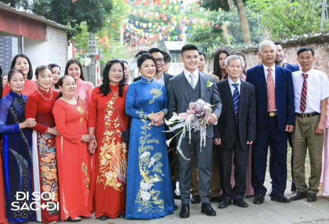 Quang Hải có hành động tinh tế với Chu Thanh Huyền ở đám cưới, lộ biểu cảm căng thẳng trước họ nhà gái- Ảnh 11.