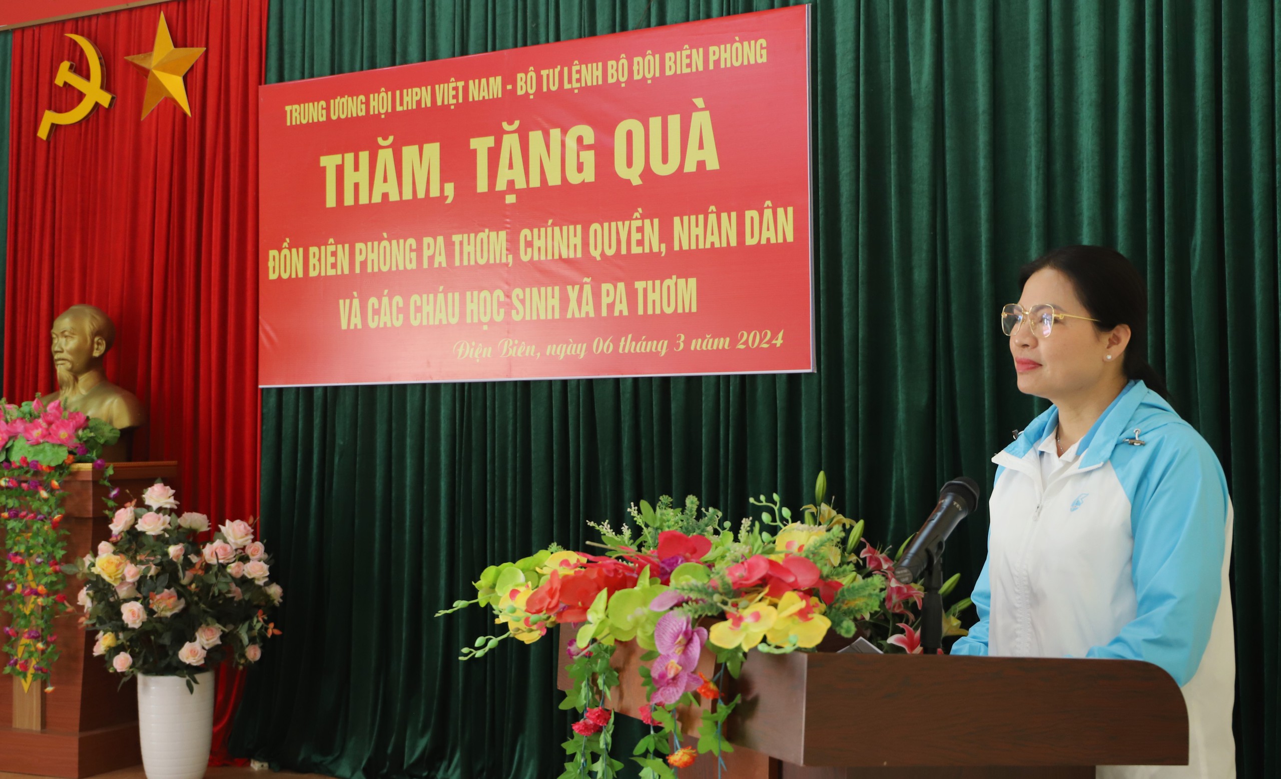 Hội LHPN Việt Nam trao quà và khởi công xây dựng Mái ấm tình thương tại xã Pa Thơm, Điện Biên- Ảnh 3.