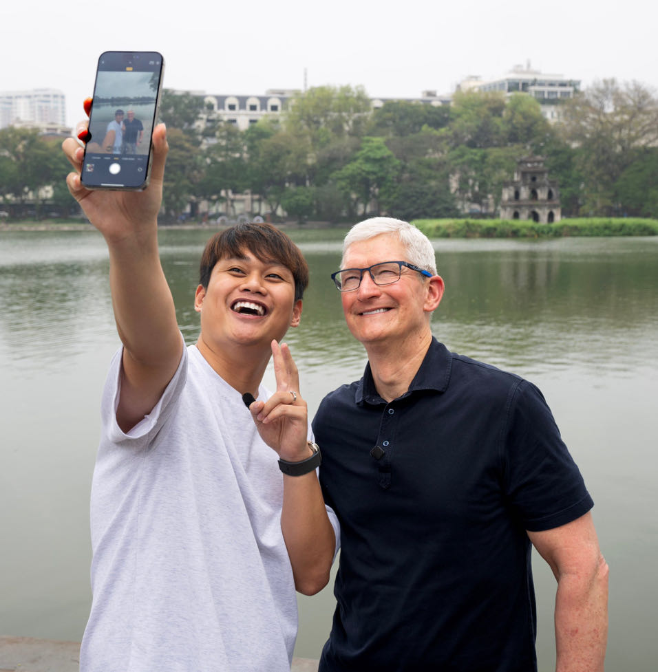 Hình ảnh Giám đốc điều hành Apple Tim Cook trải nghiệm tại Hà Nội- Ảnh 1.