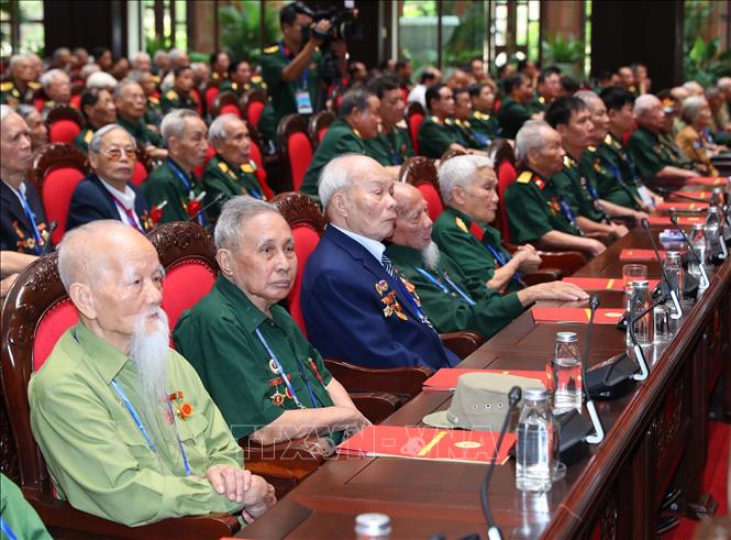 Lãnh đạo Đảng, Nhà nước gặp mặt cựu chiến binh, cựu TNXP tham gia Chiến dịch Điện Biên Phủ- Ảnh 1.