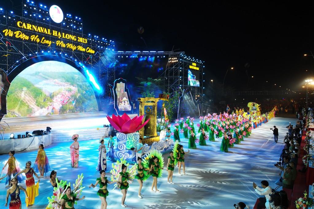 Dịp lễ 30/4, đến Hạ Long chơi Lễ hội Rồng và xem trình diễn drone tại Carnaval- Ảnh 5.