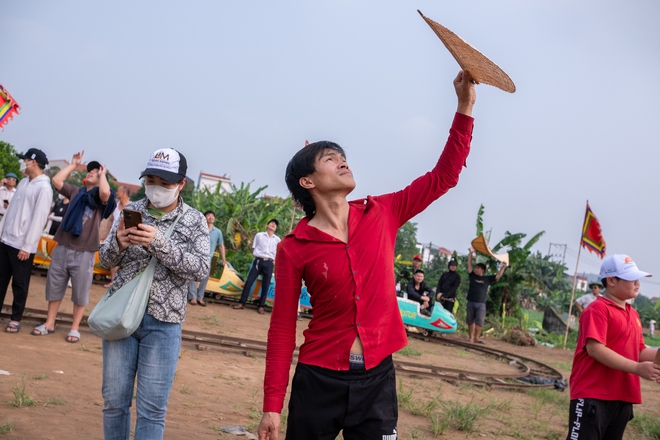 Gay cấn lễ hội thả diều "ngàn năm tuổi" ở một ngôi làng tại Hà Nội- Ảnh 29.
