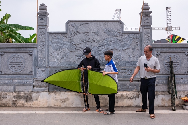 Gay cấn lễ hội thả diều "ngàn năm tuổi" ở một ngôi làng tại Hà Nội- Ảnh 9.