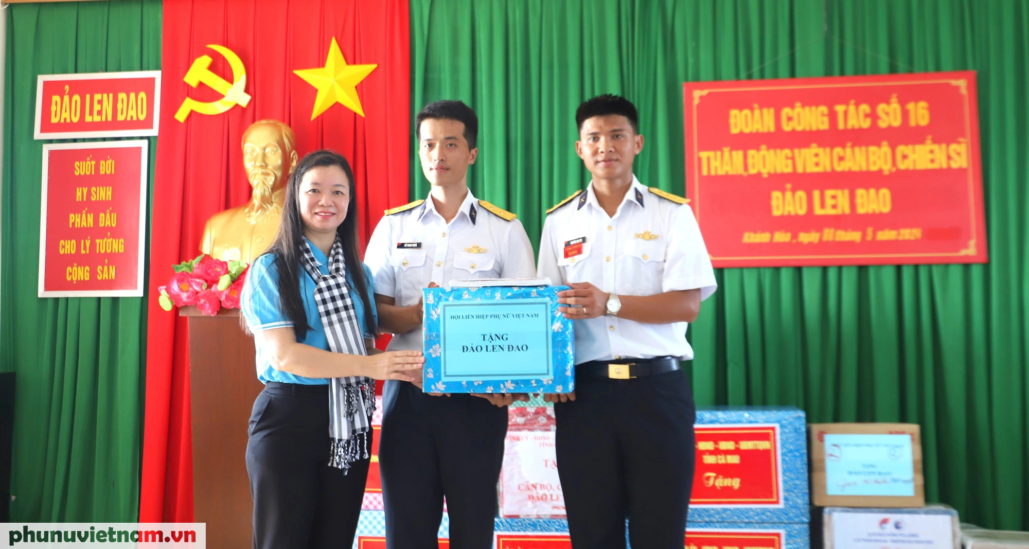 Đoàn đại biểu Hội LHPN Việt Nam thăm quân, dân huyện đảo Trường Sa và Nhà giàn DK1- Ảnh 1.