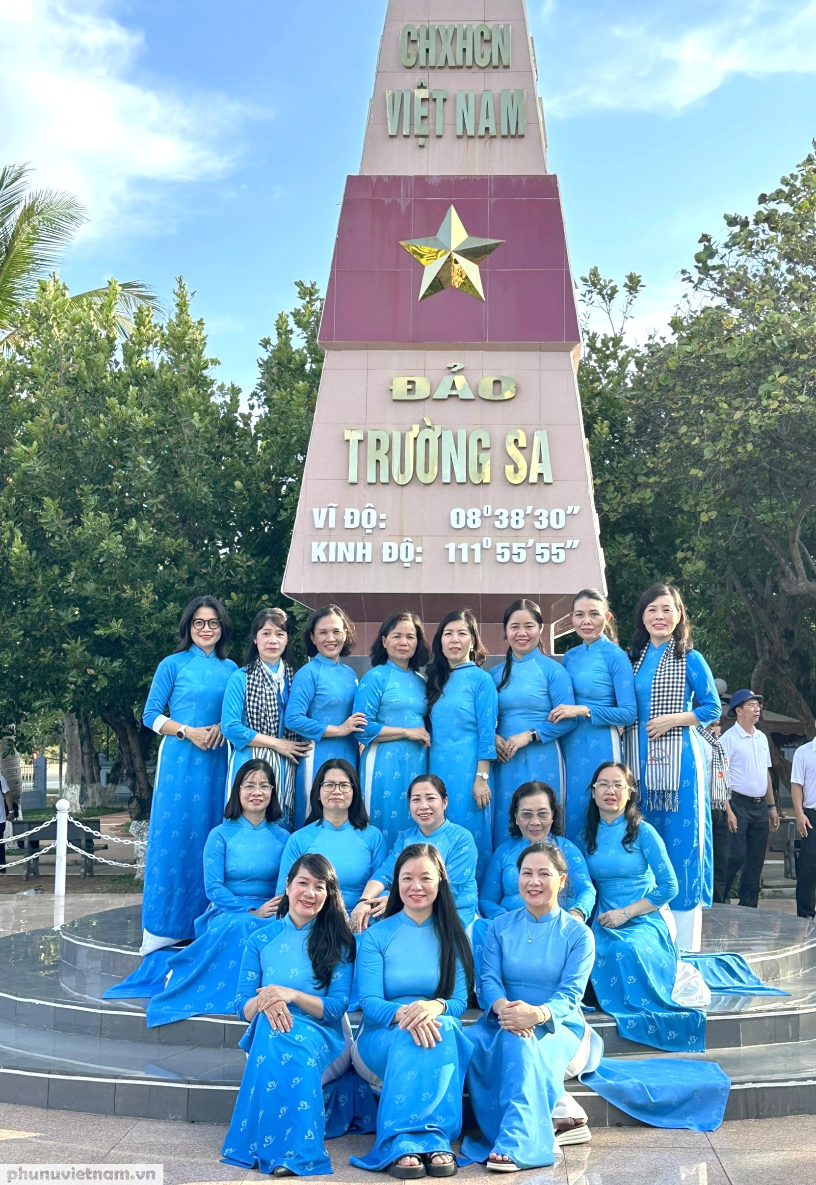 Đoàn đại biểu Hội LHPN Việt Nam thăm quân, dân huyện đảo Trường Sa và Nhà giàn DK1- Ảnh 9.