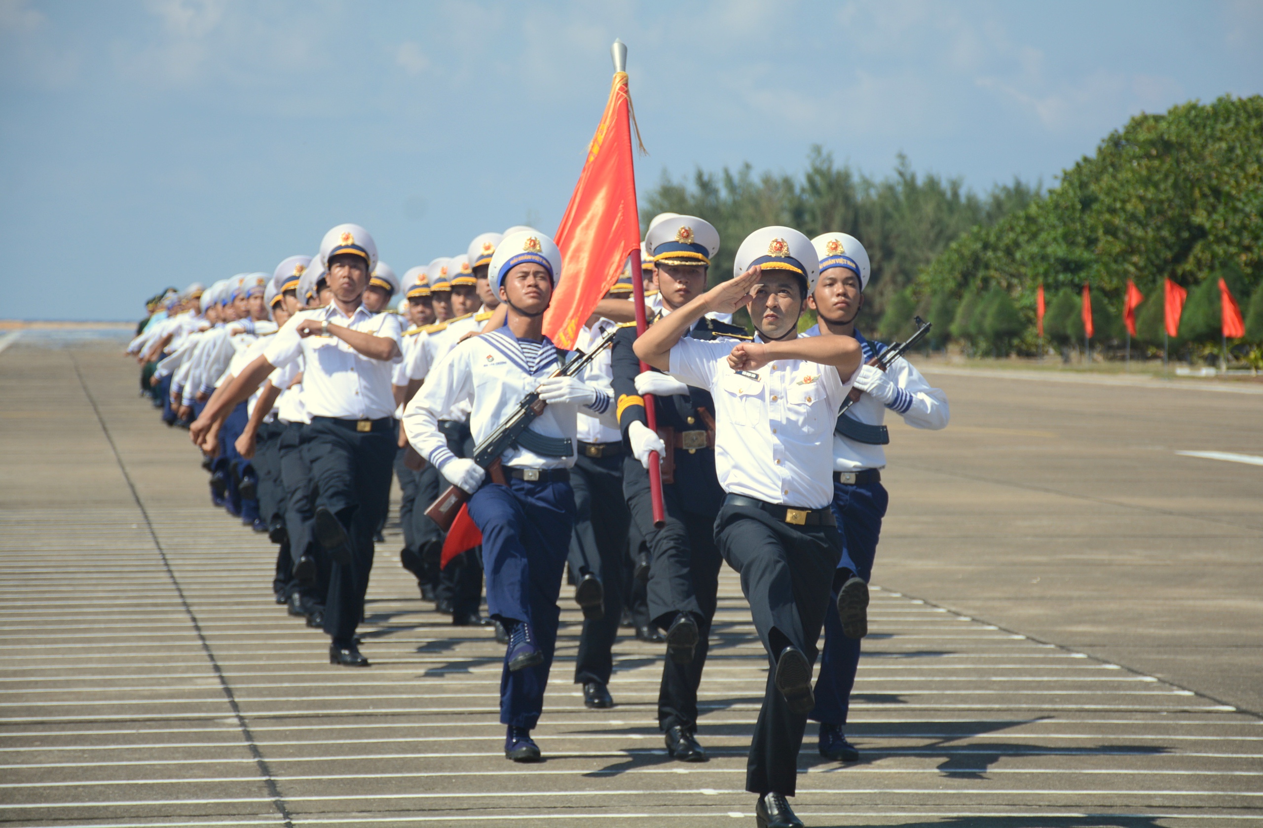 Phụ nữ với Trường Sa - Bài 3: Những người phụ nữ kiên cường bám đảo- Ảnh 2.