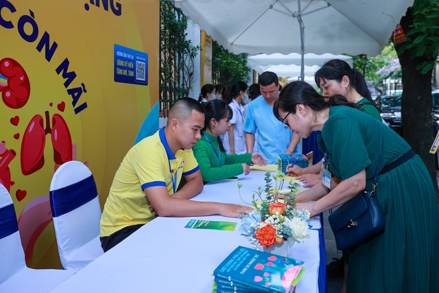 Thủ tướng Phạm Minh Chính đăng ký hiến tạng, kêu gọi mọi người tình nguyện hiến tạng- Ảnh 3.