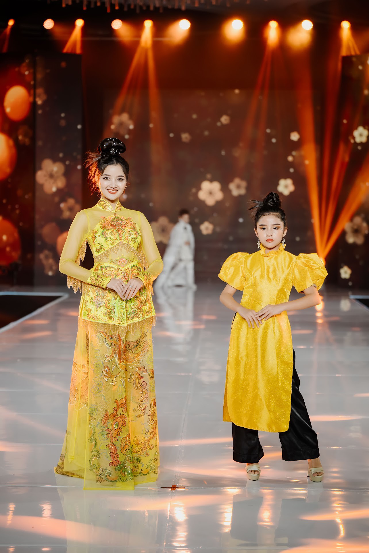 Nữ doanh nhân đưa áo dài Việt Nam vươn ra thế giới- Ảnh 2.