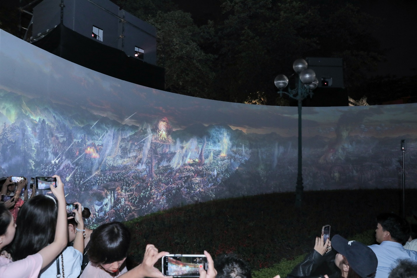 Bức tranh “Chiến dịch Điện Biên Phủ” rộng 3.000m2 đến với người dân thủ đô bằng công nghệ 3D mapping- Ảnh 1.