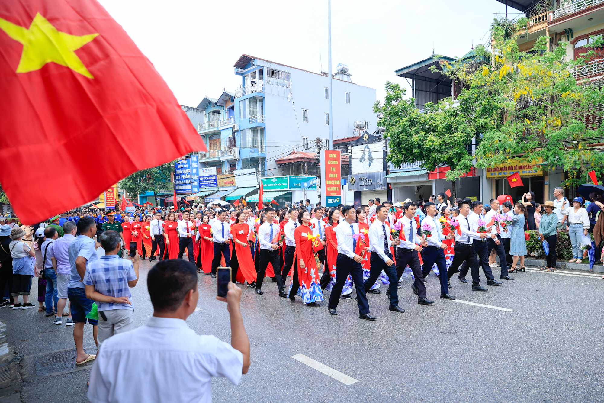 Hãy cùng nhau kề vai, sát cánh, tiếp tục lập nên những kỳ tích "Điện Biên Phủ mới"- Ảnh 6.