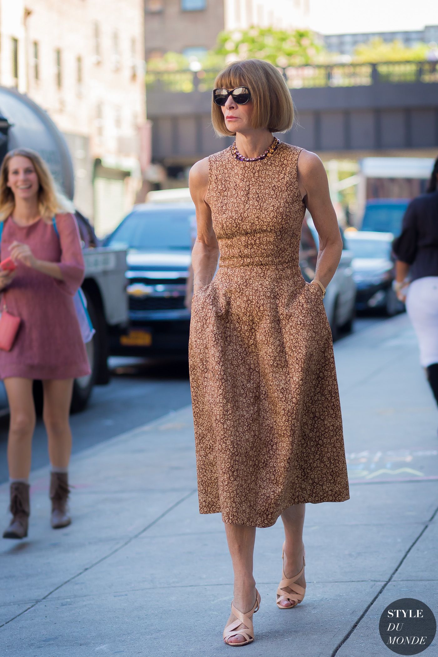 Tổng biên tập Vogue gợi ý 5 mẫu váy liền sang trọng dành cho phụ nữ trung niên- Ảnh 8.